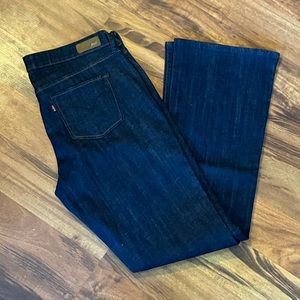 Levi’s Slight Curve Classic Rise Bootcut